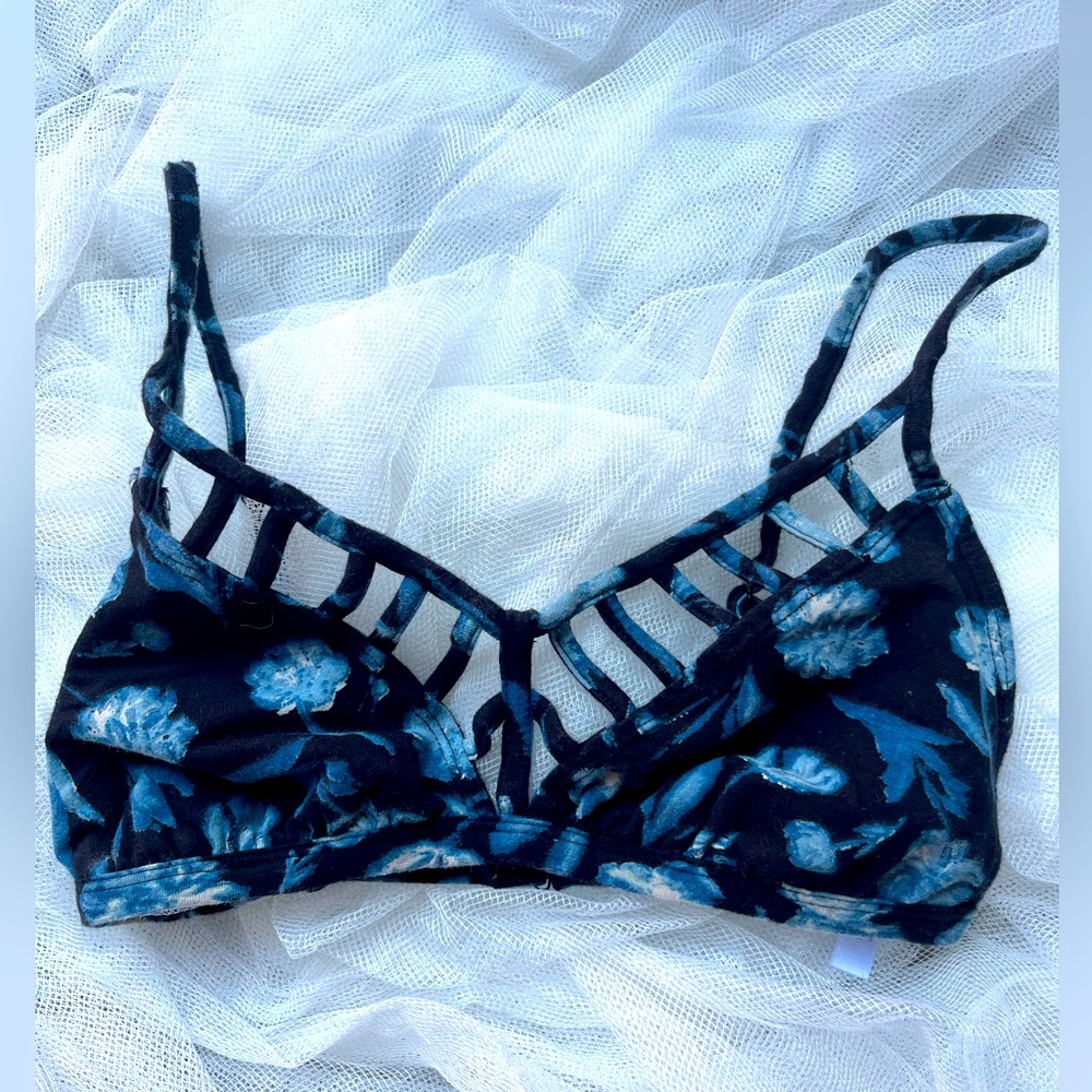 RVCA Sunday Bralette with rear metal clasp